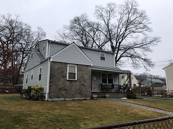 2nd image of 74 Delisle Ave