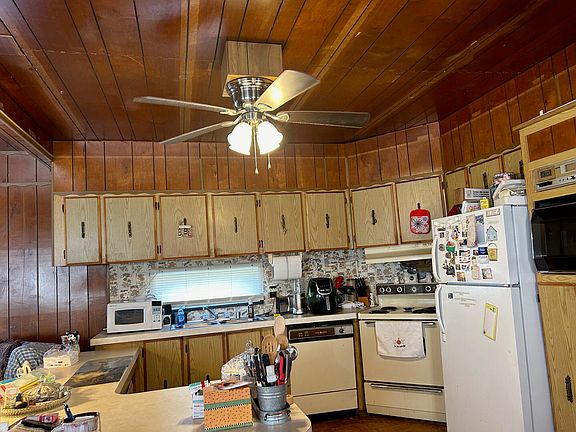 4th image of 97 Church Dr