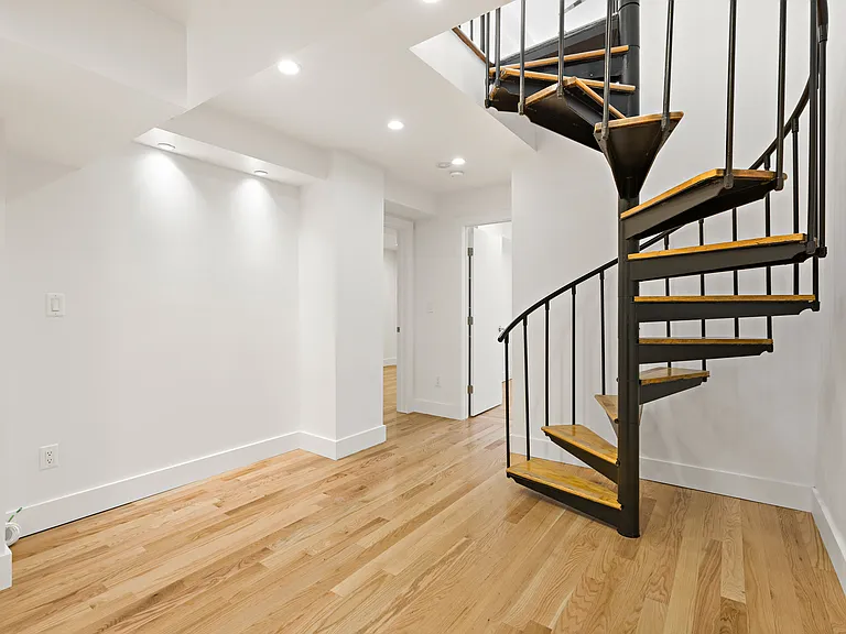 102 Ogden Ave #103 — Photo 21