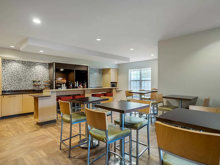 Breakfast Room