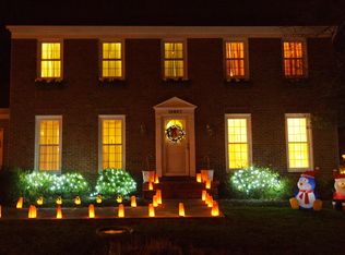 10807 James Halley Dr, Fairfax, VA 22032
