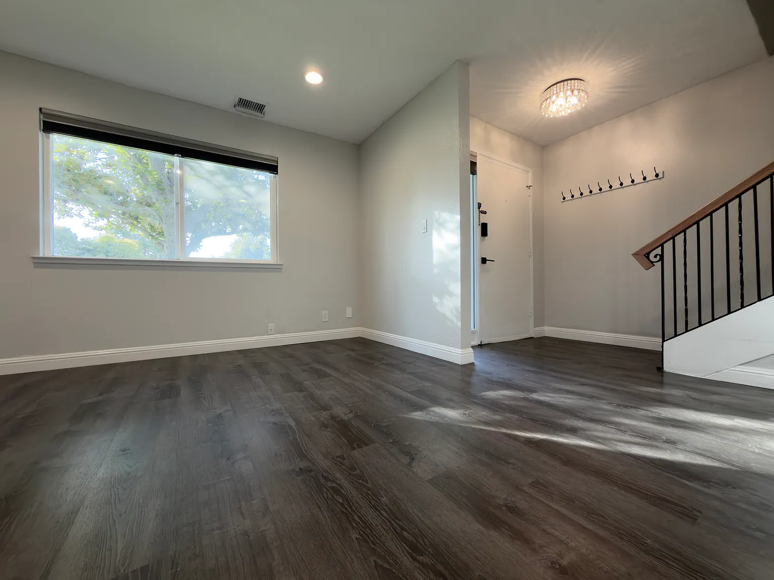 3 bed, 2.5 bath, 1576 sqft, $3,500 — Photo 2