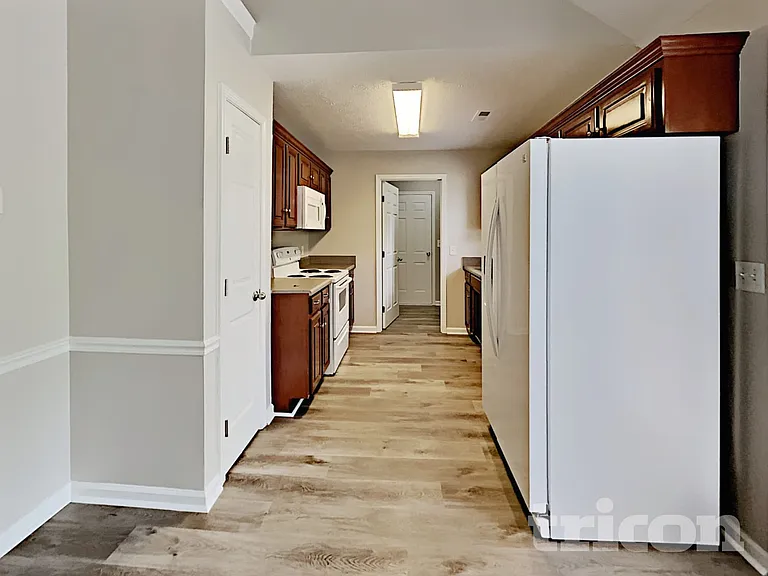 9023 Nevada Ave — Photo 5