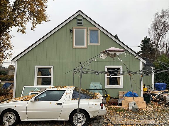 2nd image of 3590 E Portland Ave