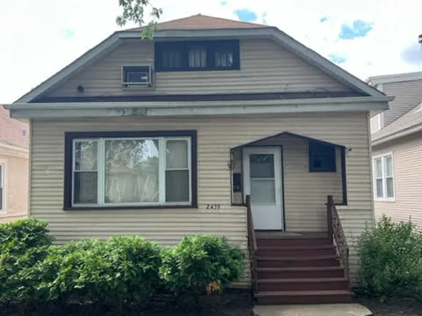 2439 W Byron St, Chicago, IL 60618