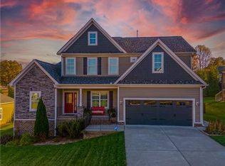 4652 Fairway Run Dr, Pfafftown, NC 27040