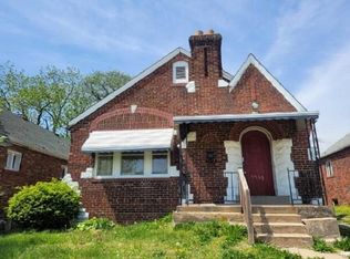 5935 Drury Ln, Saint Louis, MO