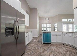 4th image of 3167 Lake Breeze Cir
