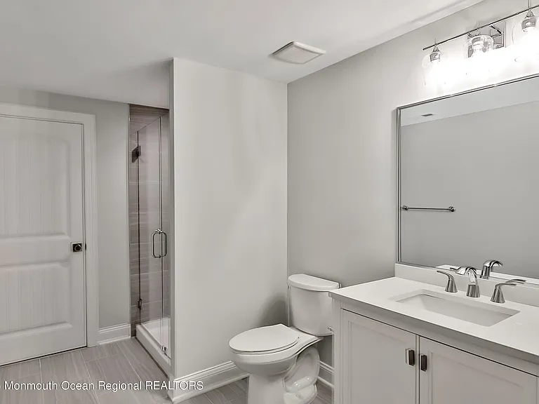 402 6th Ave — Photo 18
