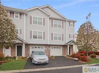 13 Alerica Ln, Somerset, NJ 08873