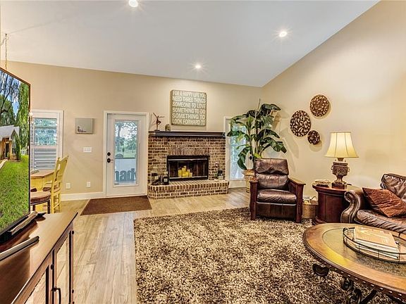 5th image of 8127 Earlwood Ave