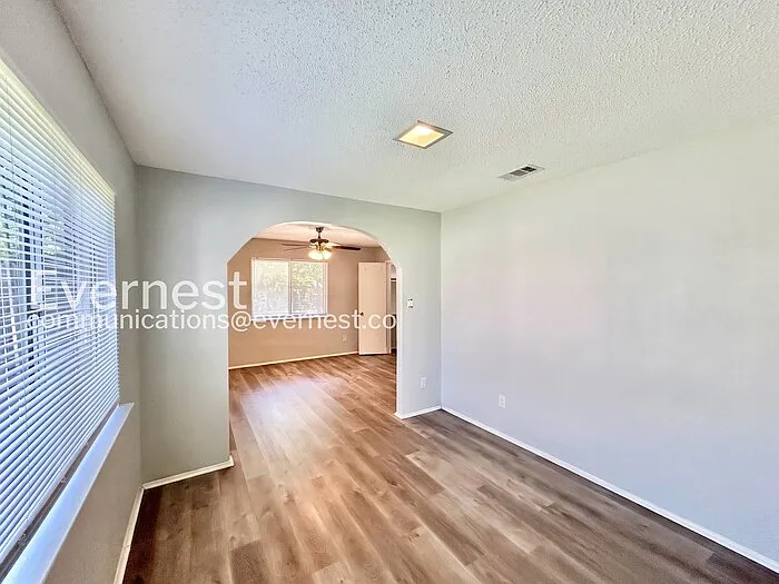 1505 Hanover Dr — Photo 12