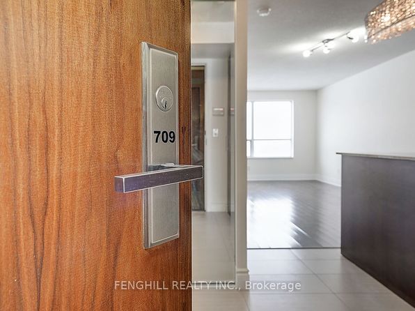 37 Galleria Pkwy #709, Markham, ON L3T 0A5