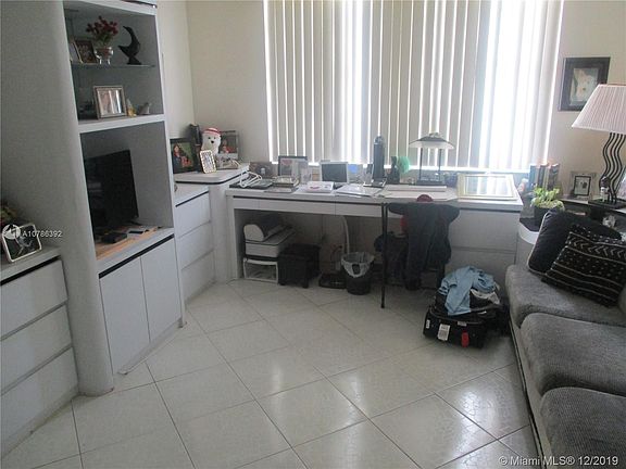 5th image of 2851 NE 183rd St APT 1106E