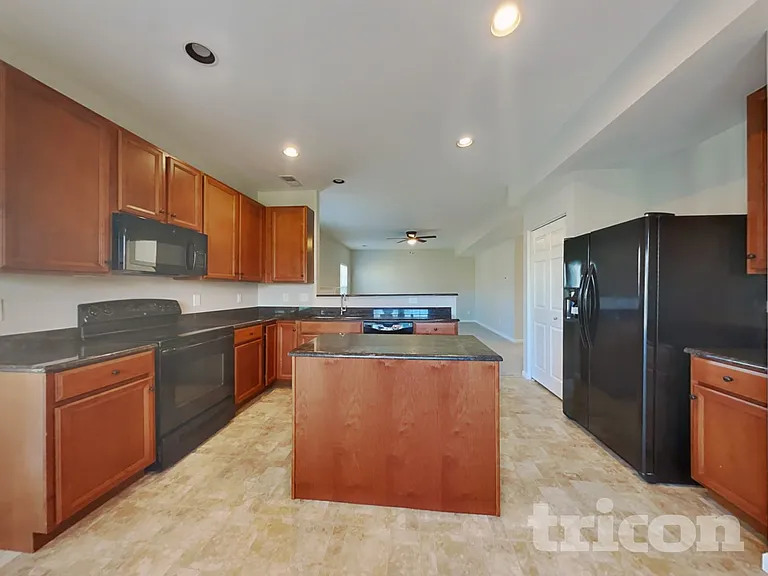 1068 Countess Ln — Photo 6