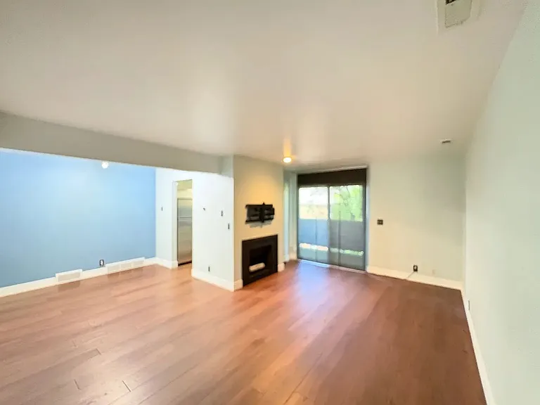 2416 S Elizabeth St #5 — Photo 2