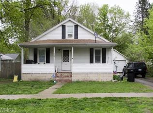 405 S Lagrave St, Paw Paw, MI 49079