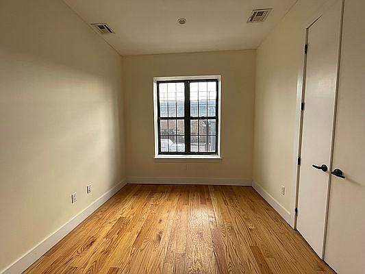 1st image of 30 Suydam Pl #2