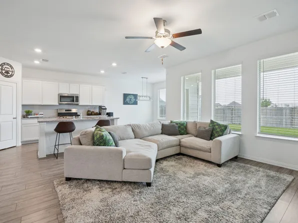 557 Pueblo Bonito Trl, Haslet, TX 76052