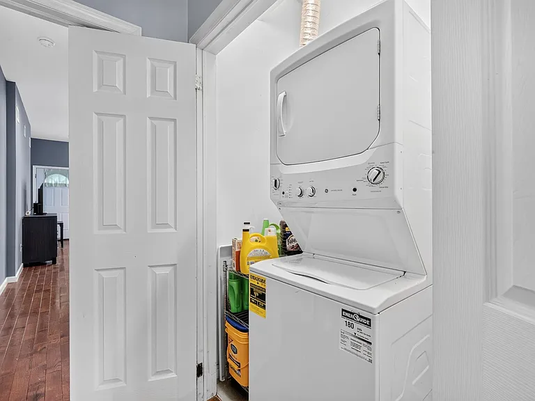 447 Mercer St #1 — Photo 15