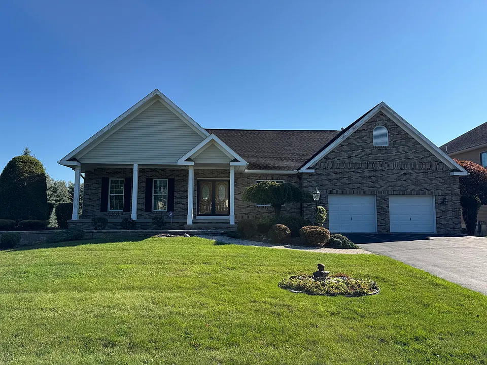 7536 Plum Hollow Cir