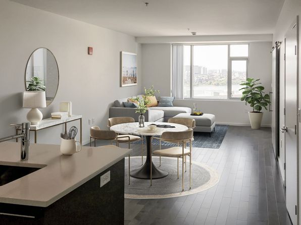 250 Kendall St APT 1505