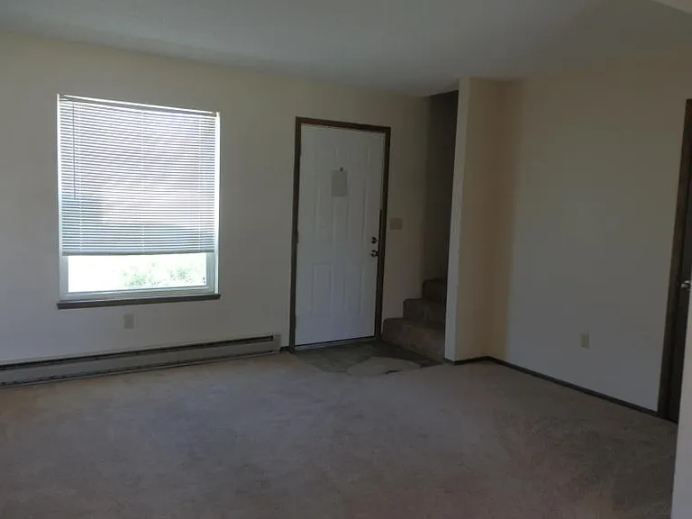 504 S 20th Ave — Photo 3