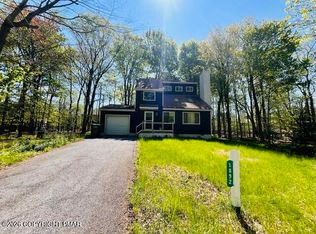 1892 Susan Ct, Tobyhanna, PA 18466