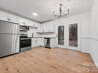 5001 Lakecrest Dr, Charlotte, NC 28215