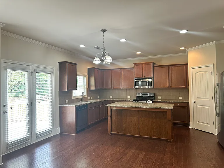 1610 Apple Blossom Dr — Photo 9