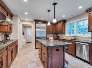 2 Morahapa Rd, Centerport, NY 11721