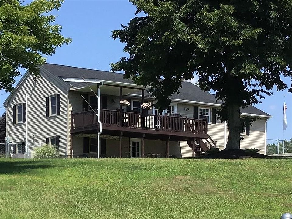 2nd image of 255 Curran Rd
