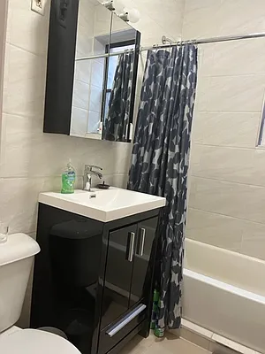 Rented by Bond New York | media 9