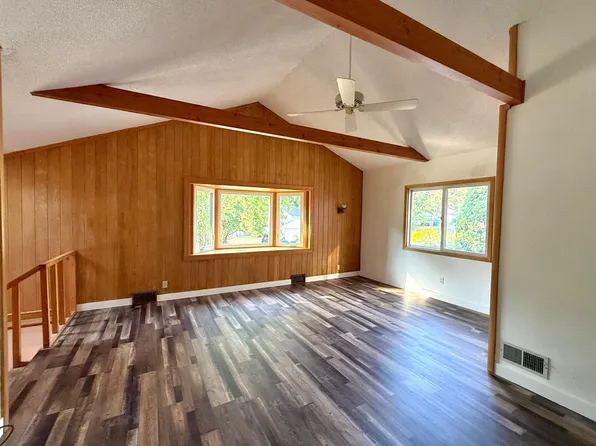 2762 McNair Dr, Robbinsdale, MN 55422