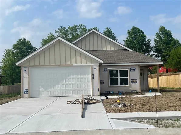 10 Howard Cir, Trimble, MO 64492