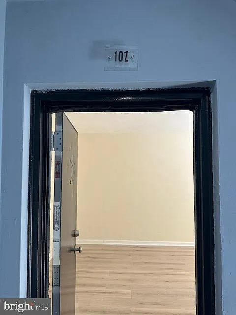 Studio, 4000 sqft, $2,600 — Photo 3