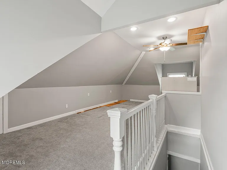 496 W Park Ave — Photo 22