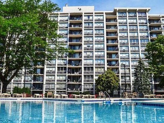 8809 W Golf Rd  #6F, Niles IL 60714