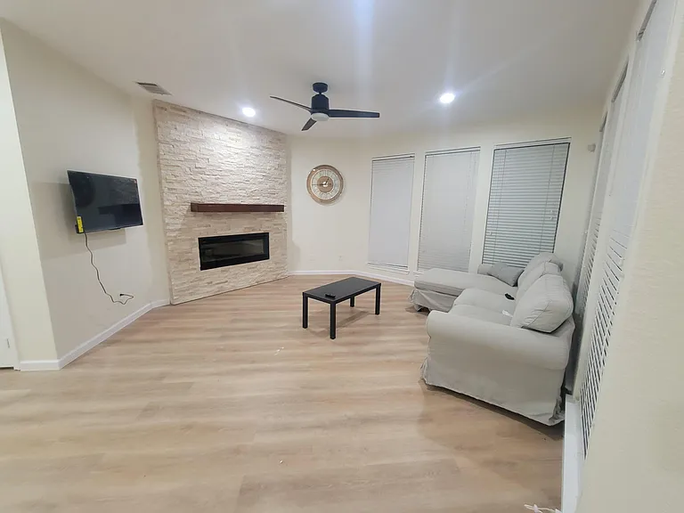Burnhill Dr — Photo 9