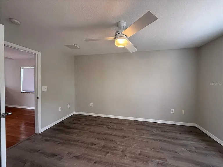 2907 W Chestnut St — Photo 10