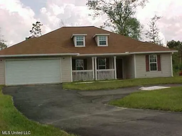 21 Twin Oaks Ln, Wiggins, MS 39577