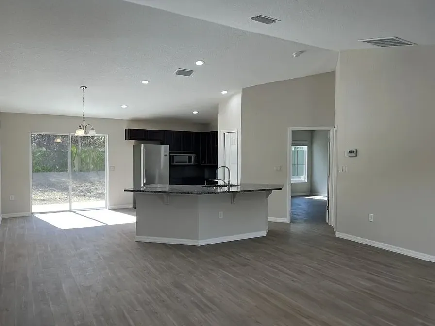 Building Photo - 3 Dogwood Ct
