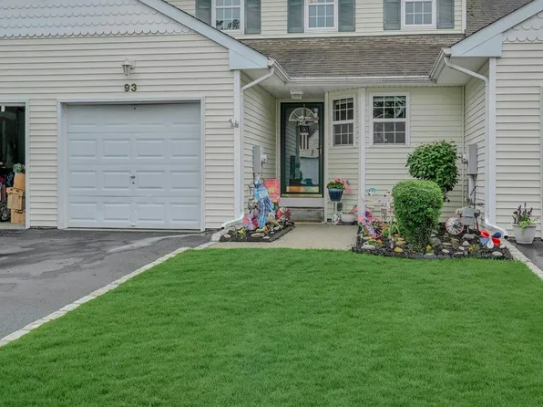 93 Mulberry Commons, Riverhead, NY 11901