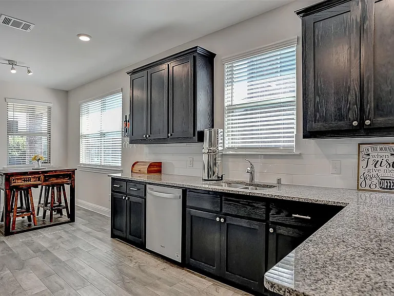 7205 Windy Meadow Dr — Photo 11