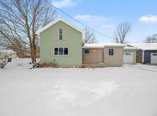 621 Lockwood St, Chesaning, MI 48616