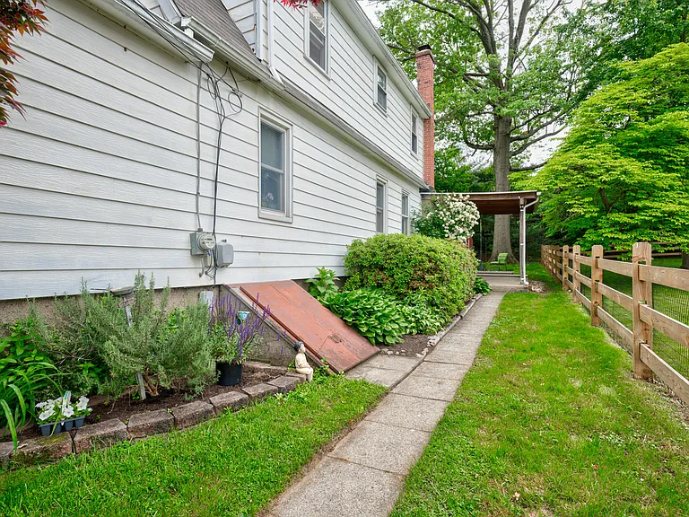 440 Pine St — Photo 26