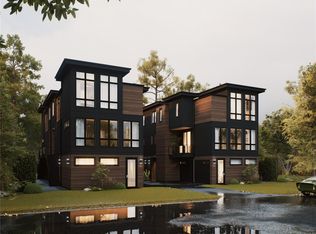 2215 Greenlands Rd #4, Saanich, BC V8N1T6