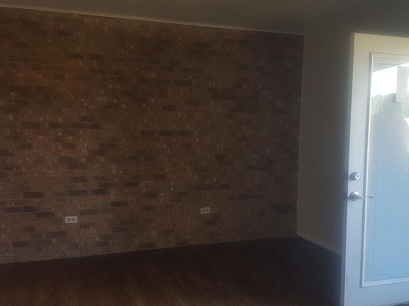 4th image of 305 Green Briar St APT 5