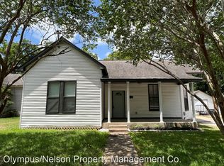 425 E Myrtle St, Angleton, TX 77515