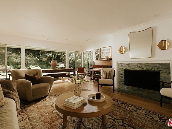 5th image of 2610 Mandeville Canyon Rd